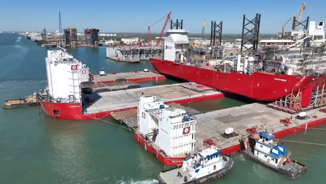 Ship transport breaks three records