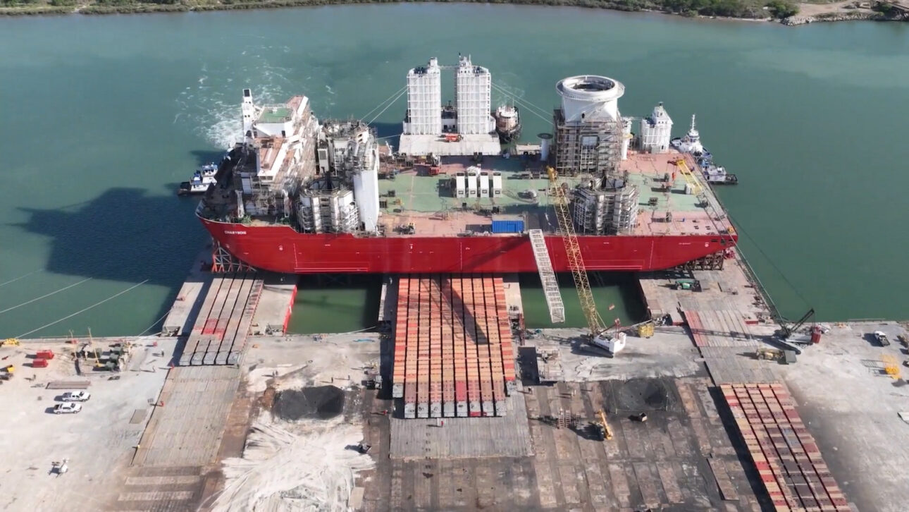 Ship transport breaks three records