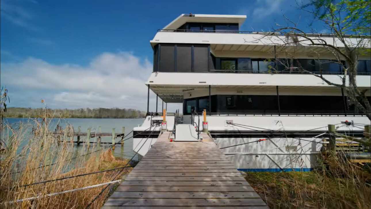 Millionaire floating mansion
