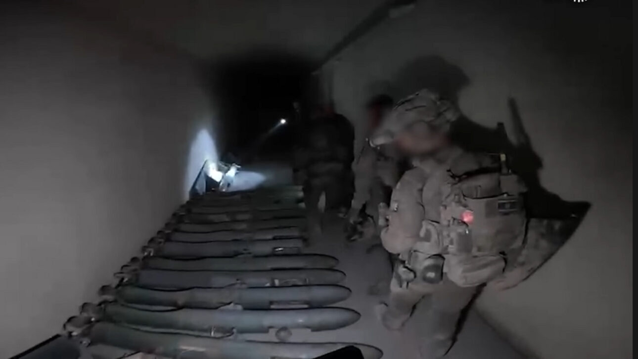 com 200 metros de extensão, 25 metros de profundidade, poços para lançar foguetes, salas internas, drones e armas antitanque