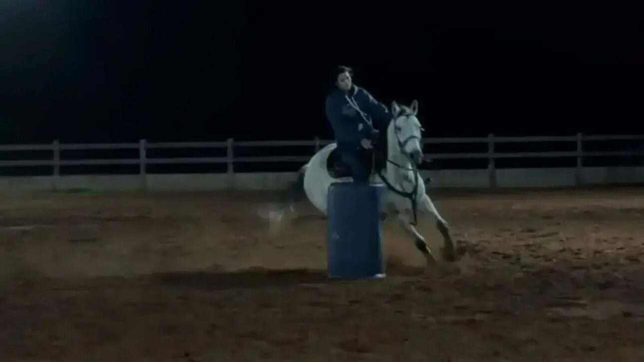Ana Castela mostra novos cavalos nas redes, arrisca manobra equestre de 360 graus e reforça paixão pelos cavalos desde a infância