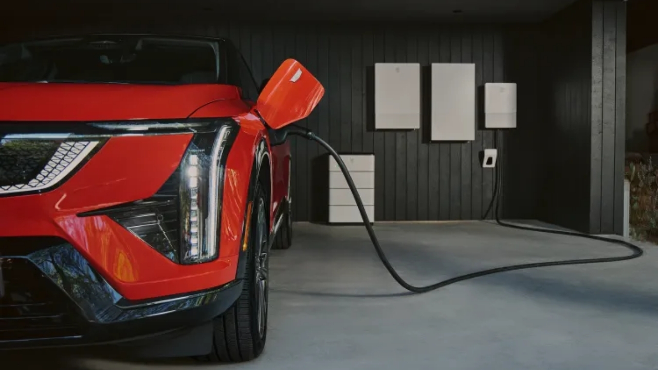 Carros elétricos da GM levam recarga bidirecional à rede elétrica com baterias de íon-sódio e armazenamento de energia.