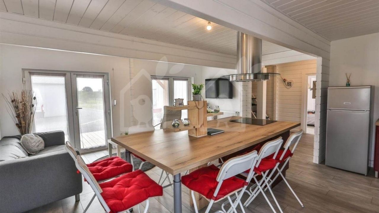 Casa prefabricada VERA S es casa de madera y casa de 132 m² con cuatro habitaciones en España.