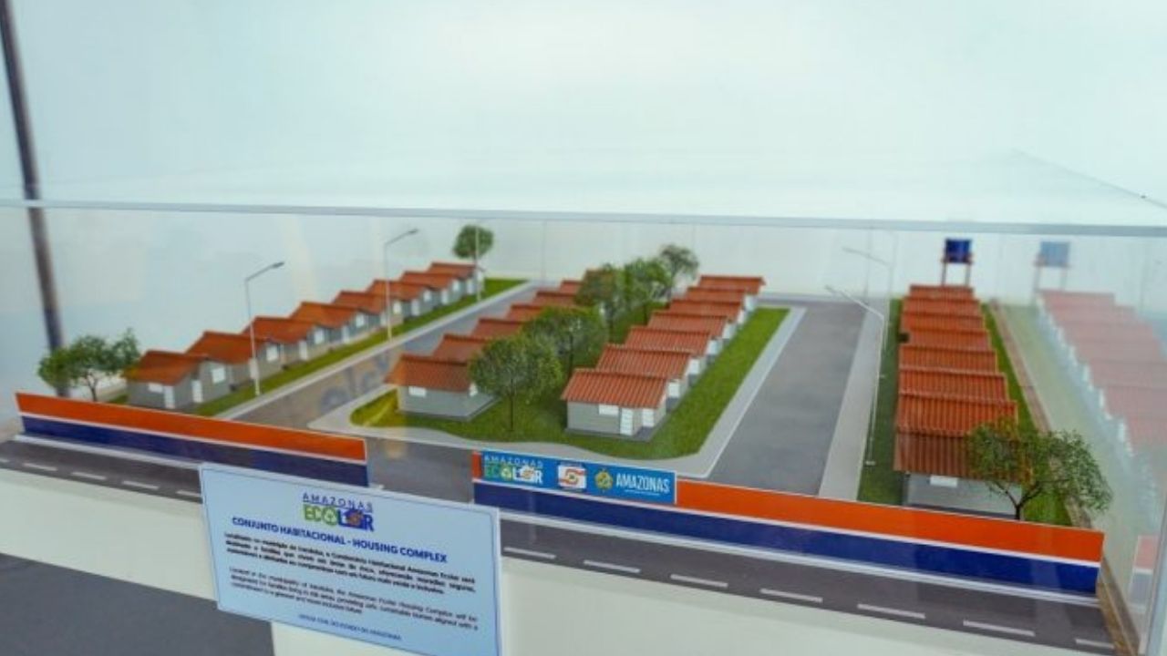 Casas de plástico reciclado do Amazonas EcoLar em Manaus usam blocos ecológicos para famílias vulneráveis.