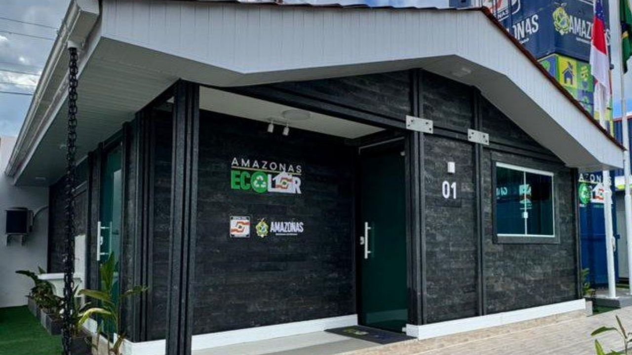 Casas feitas com plástico reciclado começam a sair do papel no Amazonas governo abre pré-cadastro para famílias vulneráveis, promete moradias gratuitas de 50 m² e transforma lixo (1)