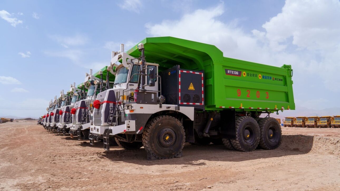 A maior frota de caminhões elétricos para mineração do mundo.