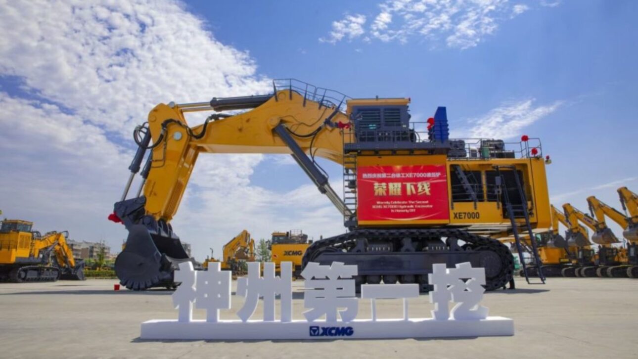A escavadeira XCMG XE7000, com 23,5 metros e 700 toneladas, é a maior fabricada na China e colocou o país no grupo de nações que produzem gigantes da mineração.