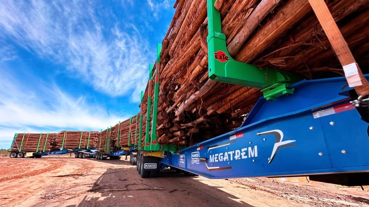 Megatrem from Manos with Kennedy Trailers carries 240 tons and changes forest transport in Brazil.