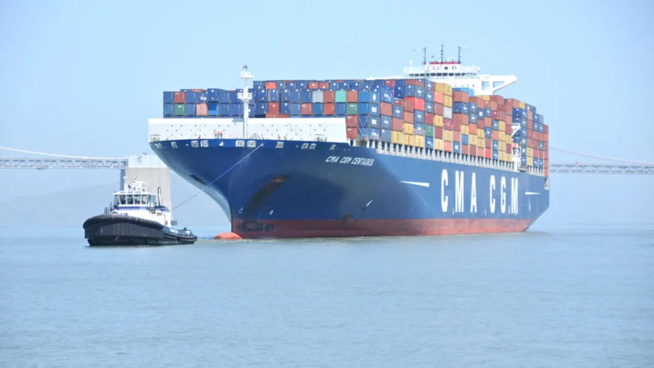 How a 30-meter tugboat exerts more than 100 tons of force and maneuvers a nearly 400-meter ship in a port. Understand the engineering behind the feat.