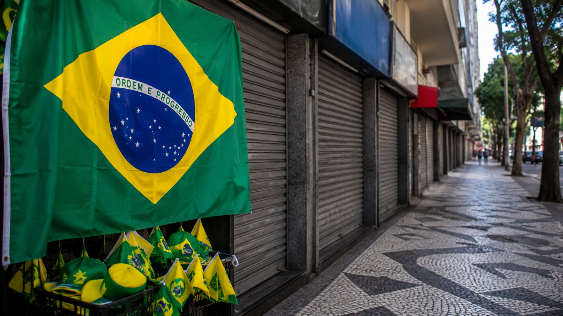 No Distrito Federal, o comércio de rua fecha em dia de jogo da seleção na Copa do Mundo, e os servidores públicos saem três horas antes das partidas.