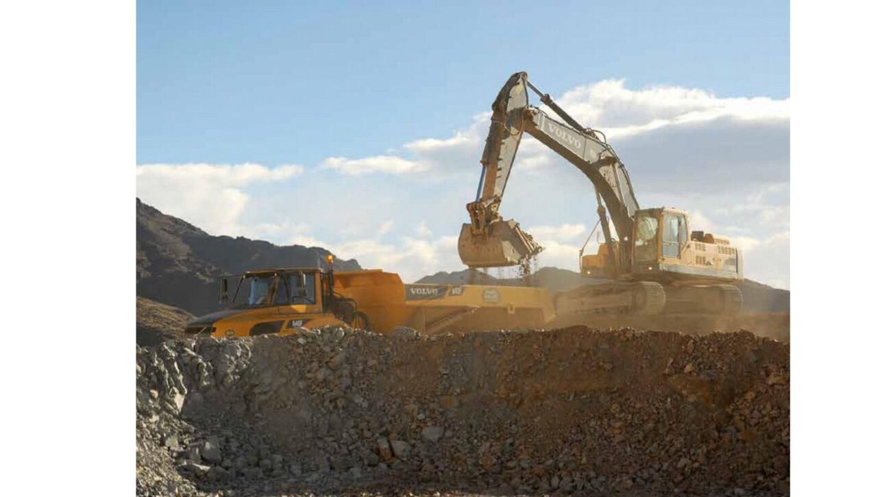 De carro e moto a operadora de caminhão de 15 m: mulher trabalha a 4.800 m na mina de ouro Veladero, na Argentina, e a mineração já tem 16% de mulheres.