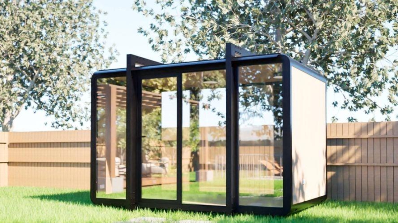 Módulo desmontável instalado no quintal chama atenção pelo visual de pequena casa moderna, em meio ao avanço de soluções compactas para quem busca mais espaço durante a crise imobiliária na Austrália.