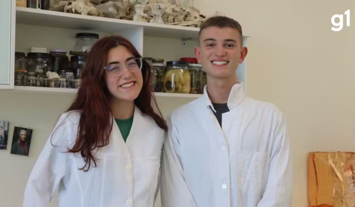Isis Valentim e Bernardo Renner, estudantes do RS que venceram prêmio internacional (Imagem: Bernardo Renner e Isis Valentim/divulgação)