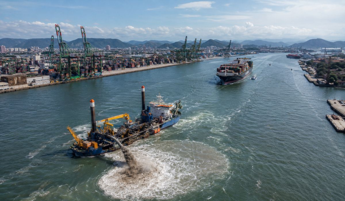 Porto de Santos terá dragagem de R$ 617,9 milhões para aprofundar canal a 16 metros e receber navios maiores. (Imagem: Ilustrativa)