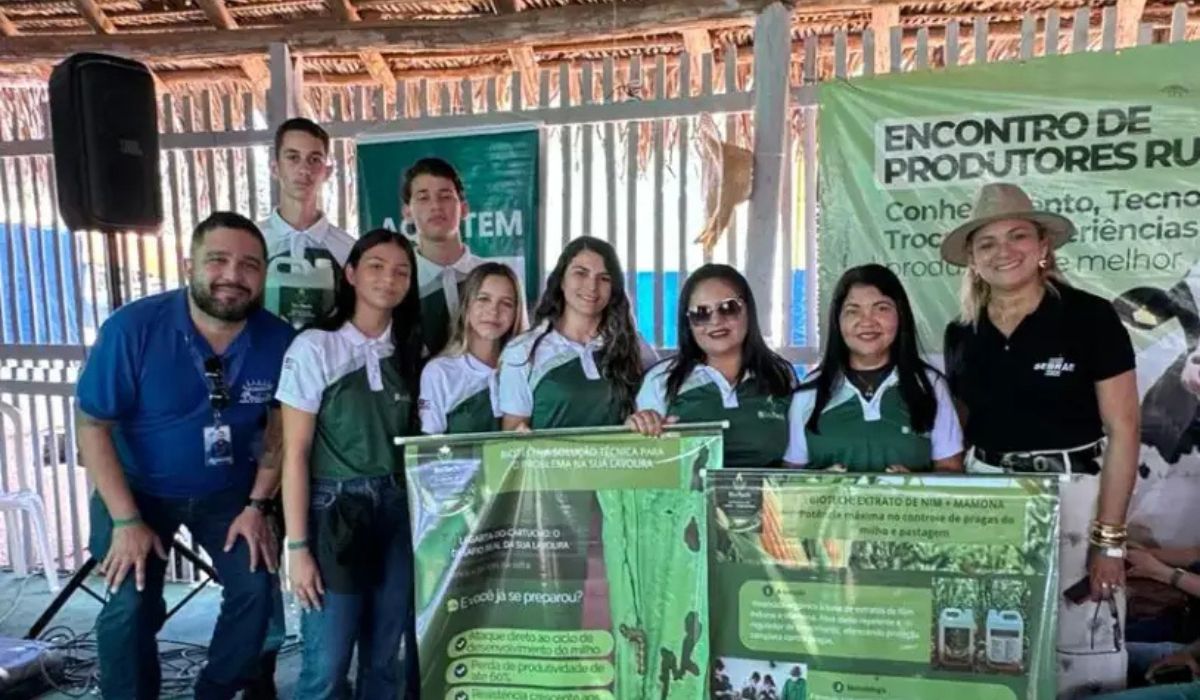 Equipe Biotech compartilhou experiências com produtores e visitantes durante a ExpoSertão (Sebrae/Divulgação)
