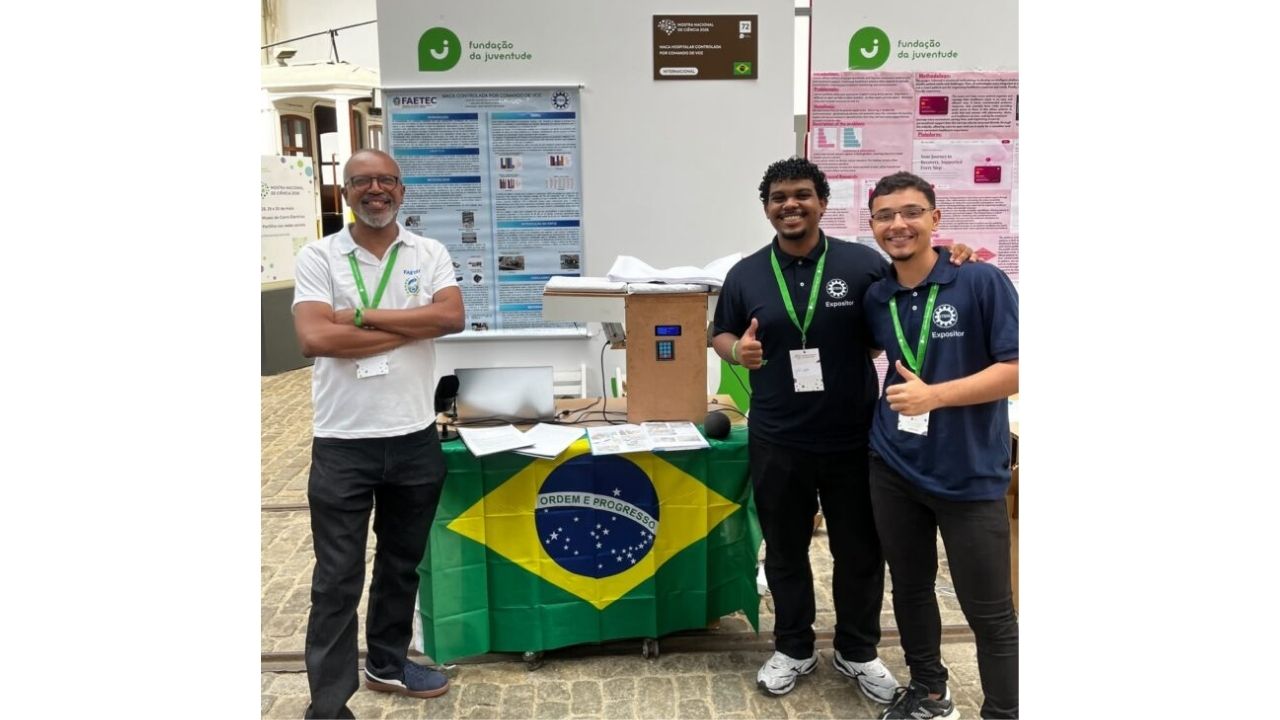 Voice-controlled hospital bed created by Brazilian students wins in Portugal and helps patients with reduced mobility.
