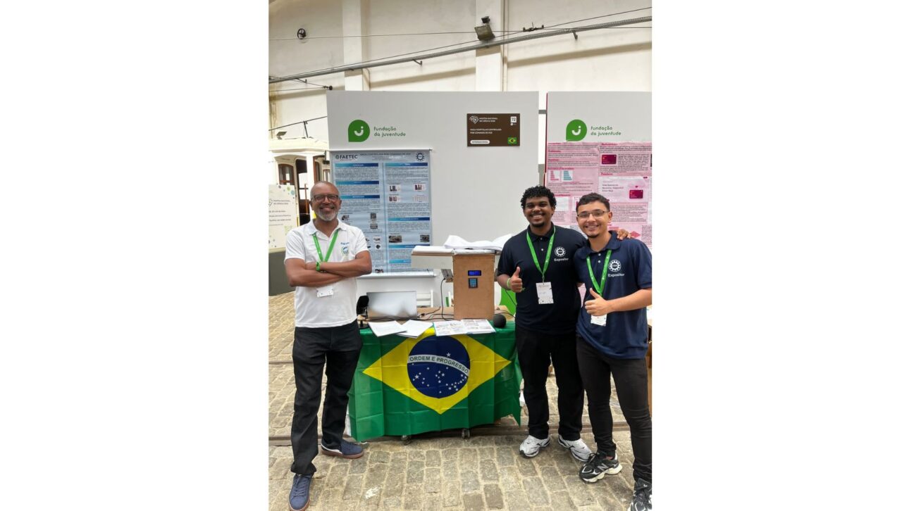 The voice-controlled hospital stretcher, created for the grandmother of one of the Brazilian students, was awarded at the 2026 Science Fair in Portugal. – Photos: Disclosure/ Faetec