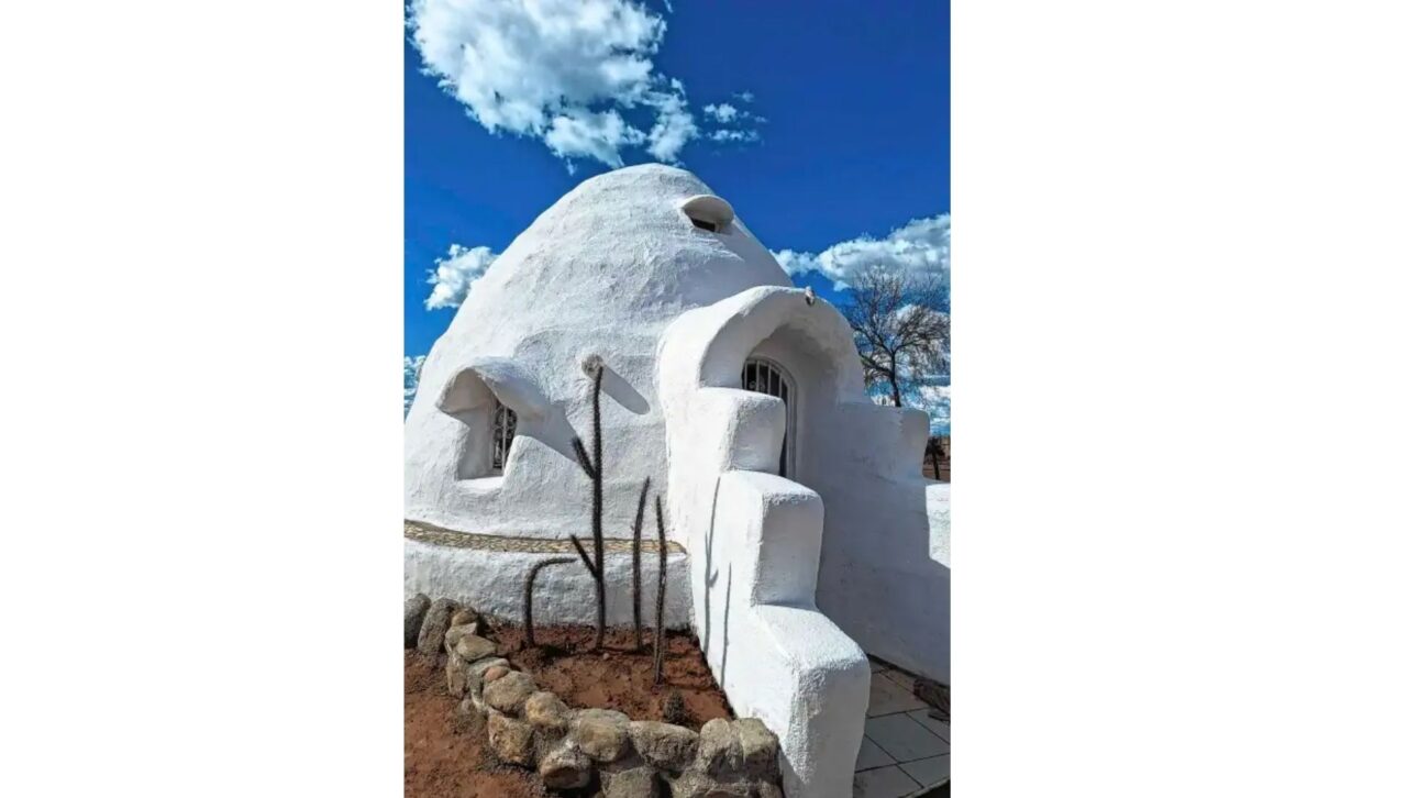 Madre y ama de casa se convirtió en bioconstructora, levantó un domo de superadobe de 24 toneladas de tierra y hoy enseña la bioconstrucción por Argentina.