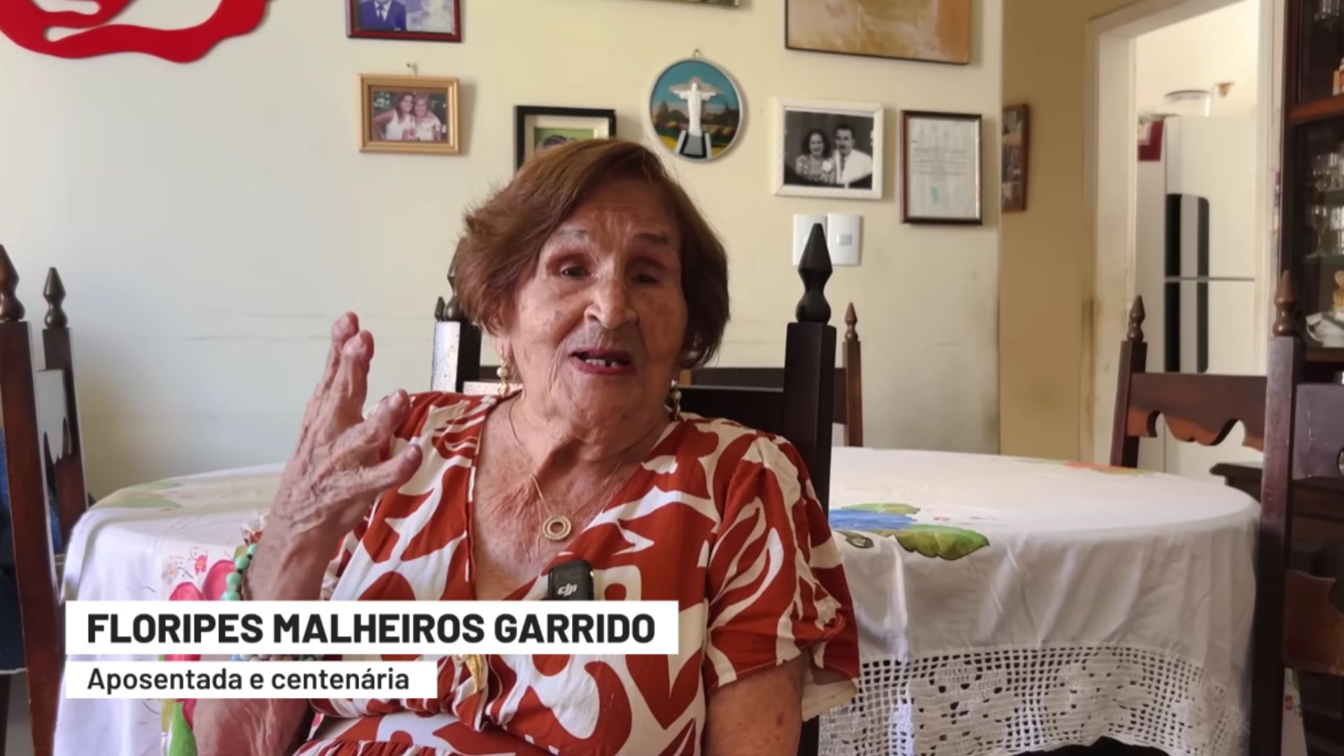 Dona Floripes tem 103 anos, toma Coca-Cola todo dia e diz que não é velha. Conheça a centenária baiana cuja longevidade desafia qualquer cartilha de idosa ativa.