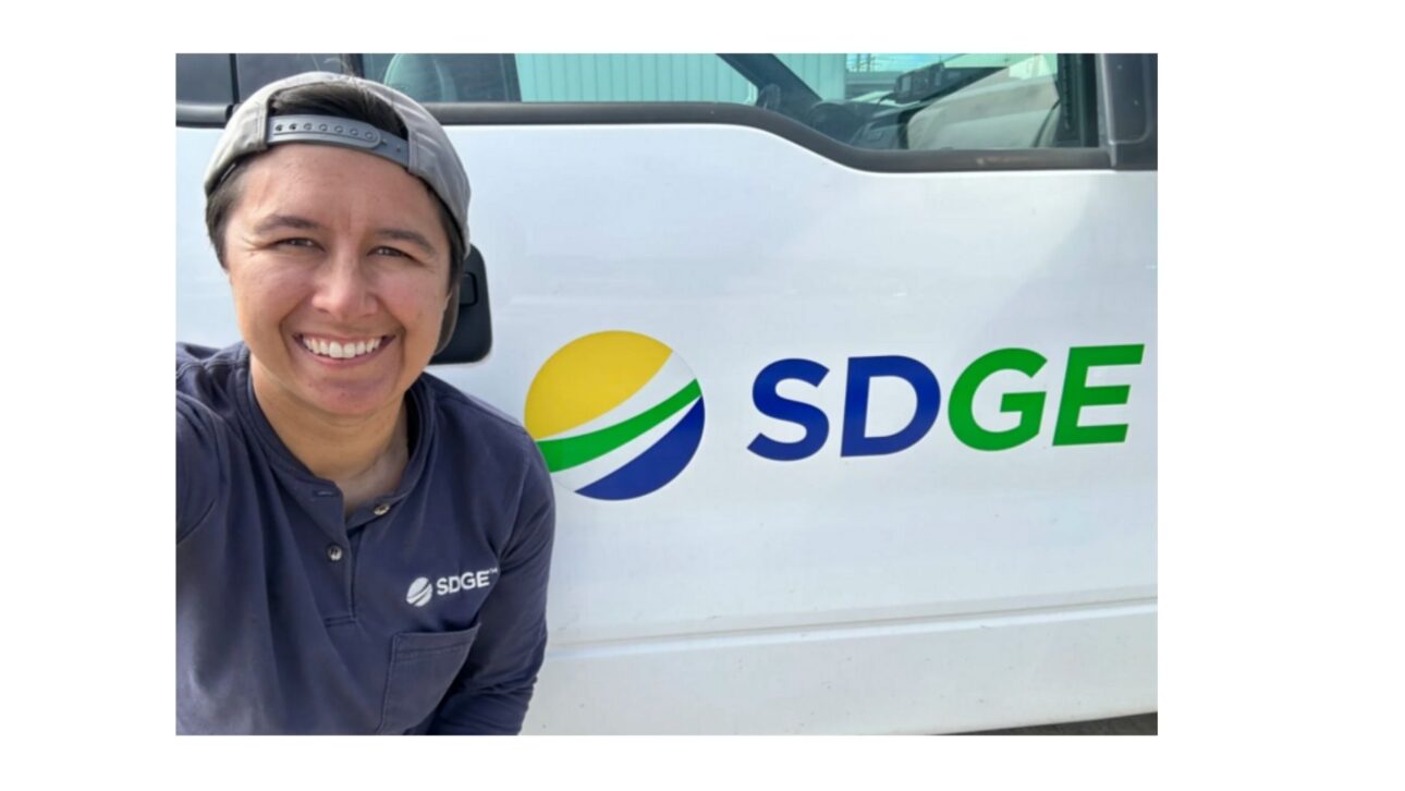 Do atendimento ao cliente à solda de gasodutos: a 2ª mulher soldadora da concessionária de energia de San Diego hoje lidera uma equipe inteira.