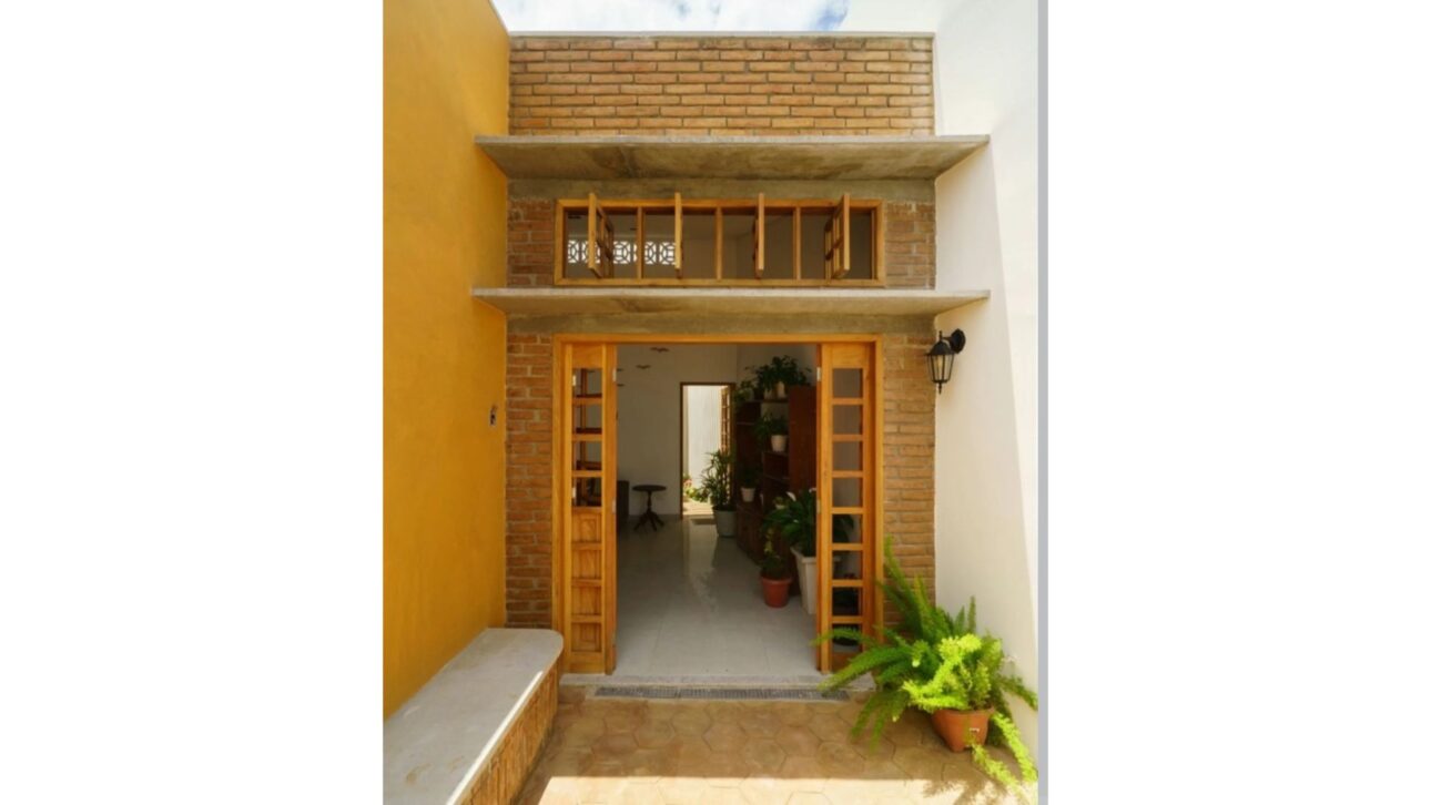 A Casa de Mainha, reforma de baixo custo no agreste de Pernambuco com ventilação natural, venceu o maior prêmio de arquitetura do mundo, o ArchDaily 2026.