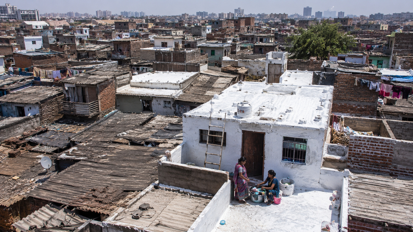 Favelas na Índia pintaram telhados de branco para enfrentar calor de 46 °C