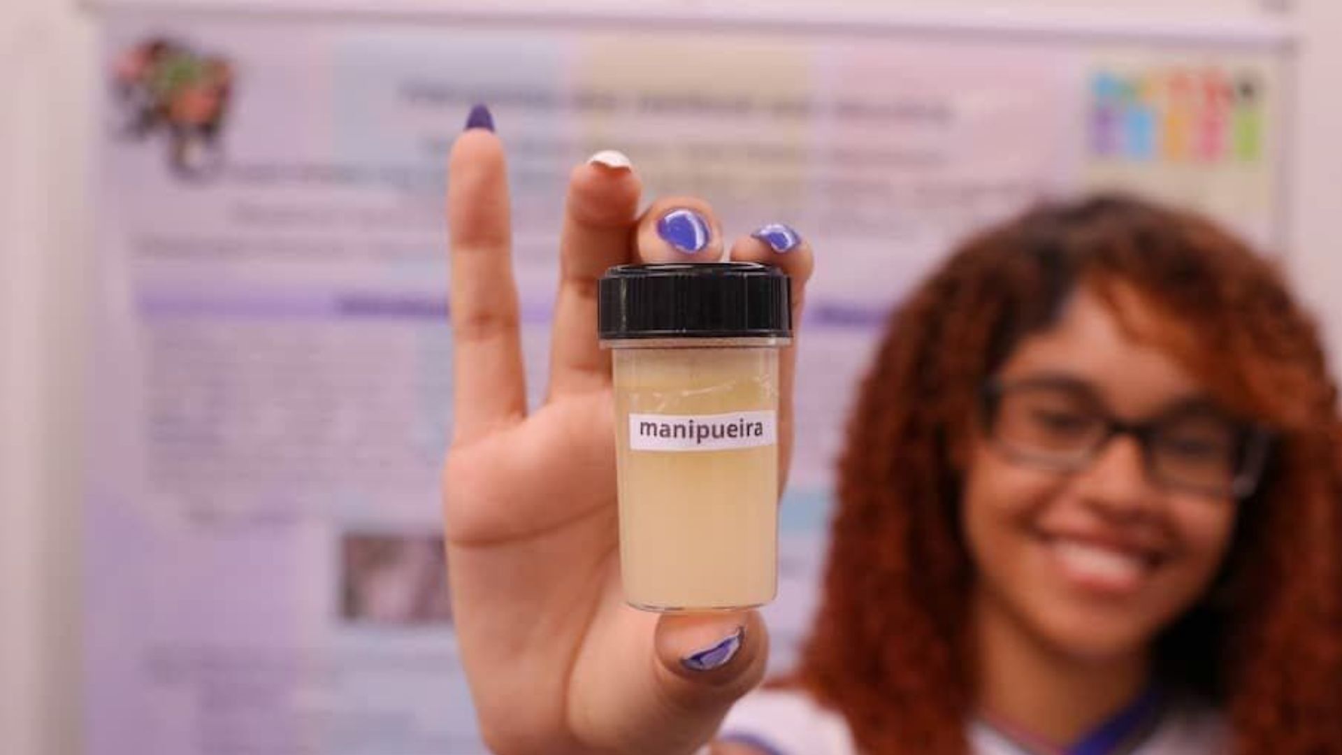 Filtropinha, criado por alunos de Carnaíba, usa casca de pinha para tratar a manipueira, custa R$ 5 e venceu prêmio nacional de inovação escolar.