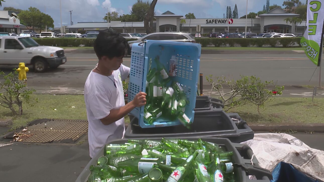 Jovem do Havaí criou o Bottles4College, reciclou 1,8 milhão de latas e garrafas e transformou o valor em bolsas de estudo para estudantes locais.