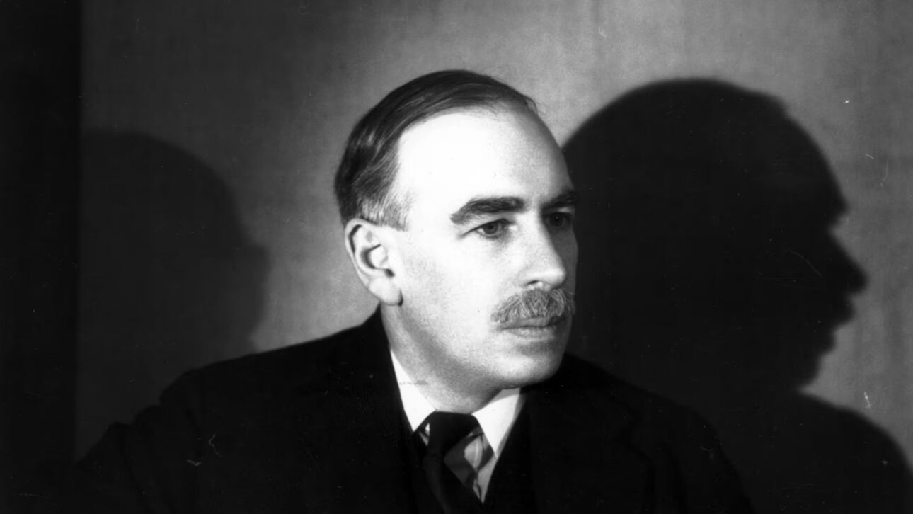 The economist John Maynard Keynes predicted a 15-hour workweek by 2030. See why consumption and low distribution of productivity broke the equation.