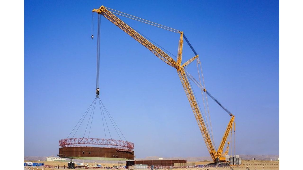 Guindaste gigante LR 13000 acelera içamentos em plataformas de petróleo, refinarias e usinas com logística especial.