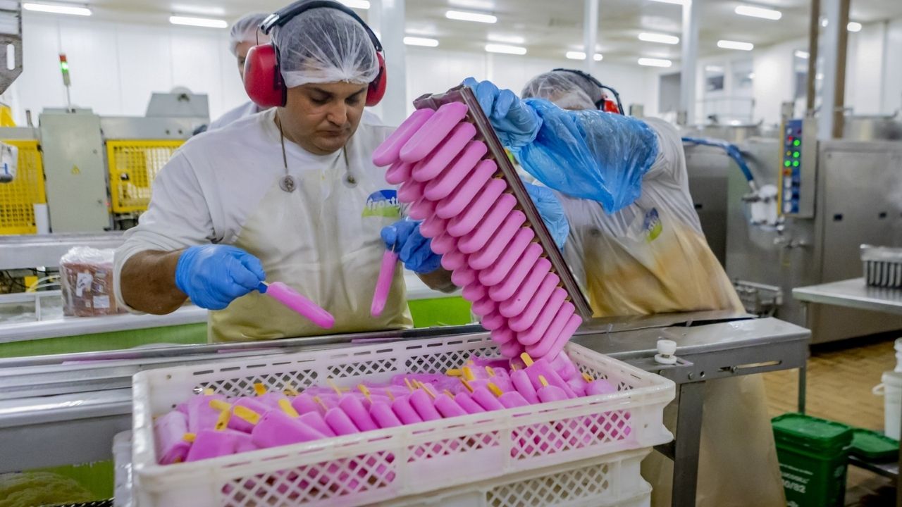 A fábrica da Frosty leva sorvete do Nordeste a 145 lojas e se aproxima de R$ 300 milhões com expansão regional.
