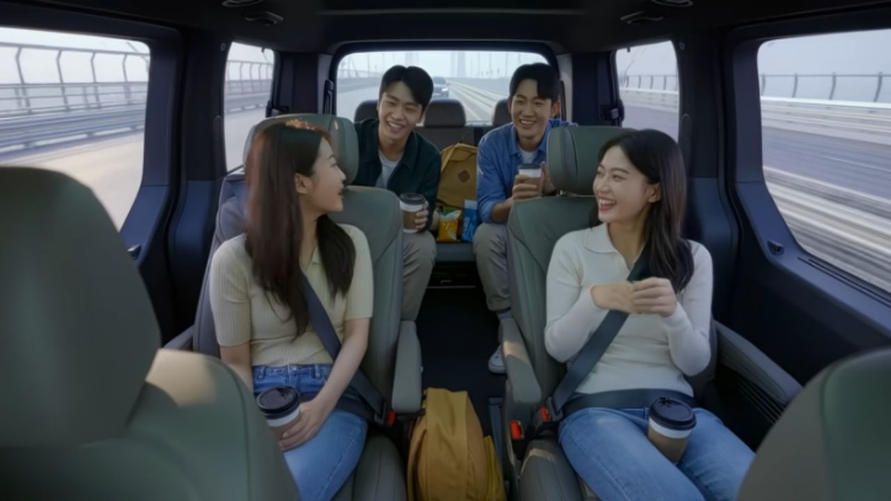 Hyundai Staria Hybrid tem 7 ou 9 lugares, motor 1.6 T-GDi e elétrico de 54 kW na Europa.