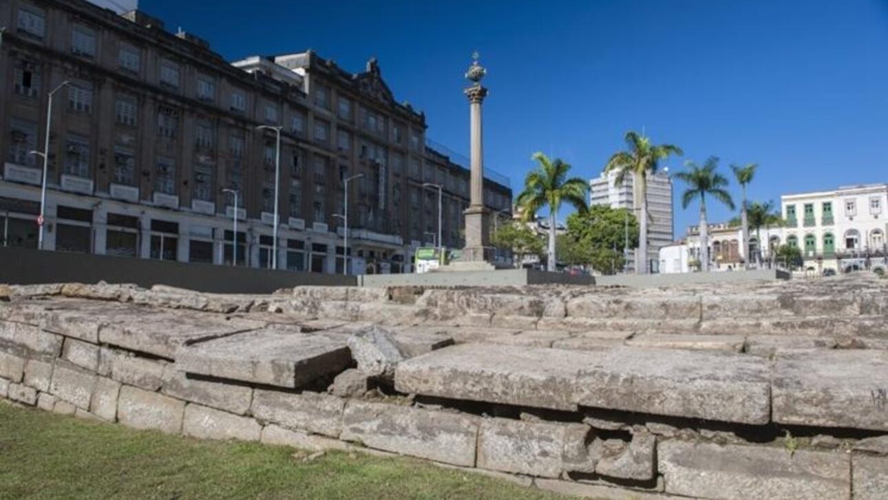 Cais do Valongo, achado em obra no Porto Maravilha, revelou vestígio central da chegada de africanos escravizados ao Brasil.