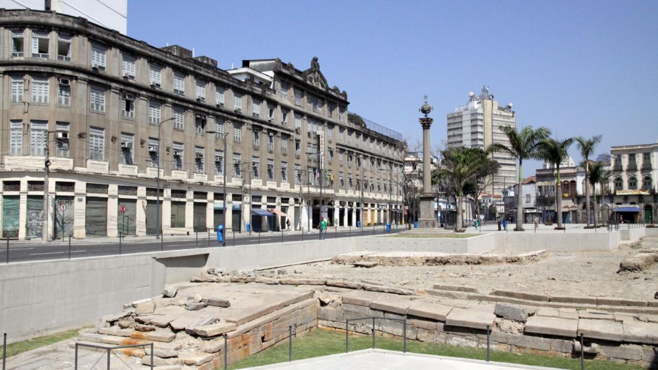 Cais do Valongo, achado em obra no Porto Maravilha, revelou vestígio central da chegada de africanos escravizados ao Brasil.