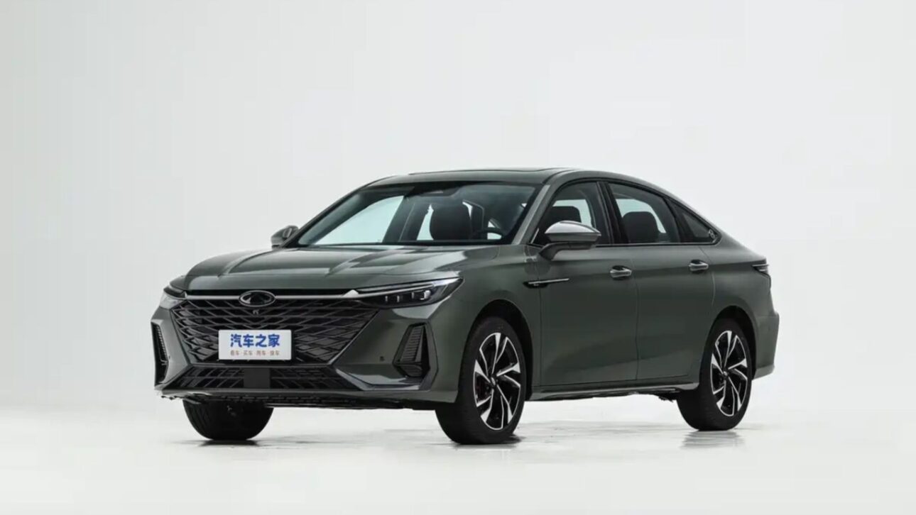 Chery Arrizo 8 Conqueror Edition surge na China com até 257 cv, mais entre-eixos que o Corolla e visual esportivo.
