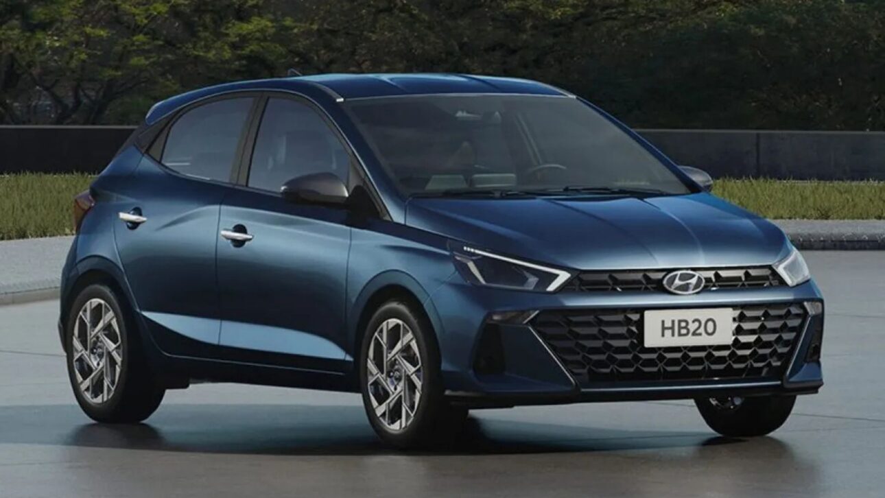 Hyundai HB20S 2026 lidera sedãs compactos em maio, supera Onix Plus, soma 5.205 vendas e tem motor turbo com consumo de até 15,2 km/l.