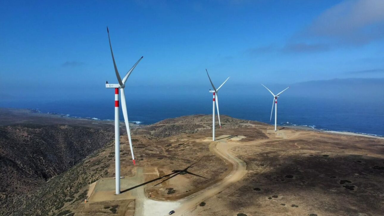 Projeto de baterias da EDP no Chile expõe saída para reduzir desperdício de energia solar e eólica no Brasil e perdas bilionárias anuais.