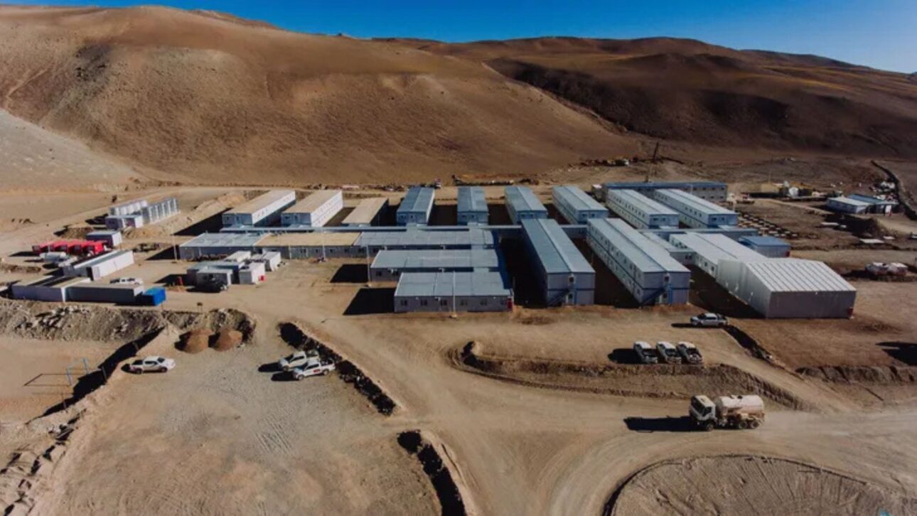 Projeto Vicuña terá campamento modular nos Andes, com 2 mil camas e obras para mineração de cobre em San Juan, na Argentina, em alta montanha.