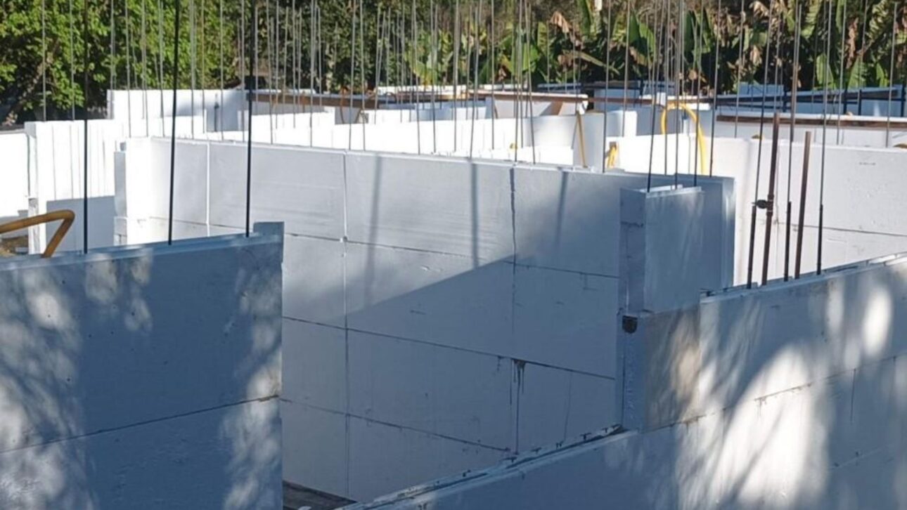 Bloco EPS ganha espaço na construção civil por reduzir prazos, aliviar fundações e substituir parte da alvenaria tradicional com projeto técnico.