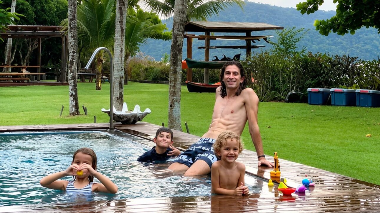 Filipe Luís deixa mansão de R$ 7 milhões na Barra da Tijuca para assumir novo desafio como técnico do Monaco.