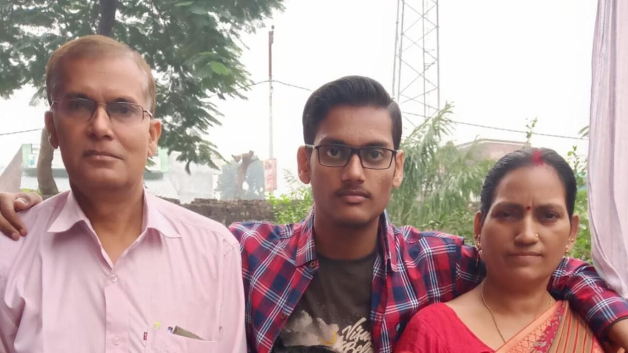 Filho de agricultor na Índia, Anurag Tiwari tirou 98,2% no CBSE e conquistou bolsa integral na Cornell University.