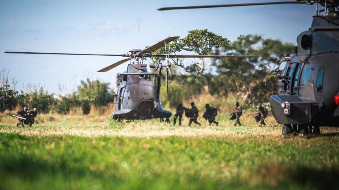 Exército mobiliza 1,1 mil militares, viaturas, helicópteros e equipe antidrone em operação decisiva no Vale do Paraíba.