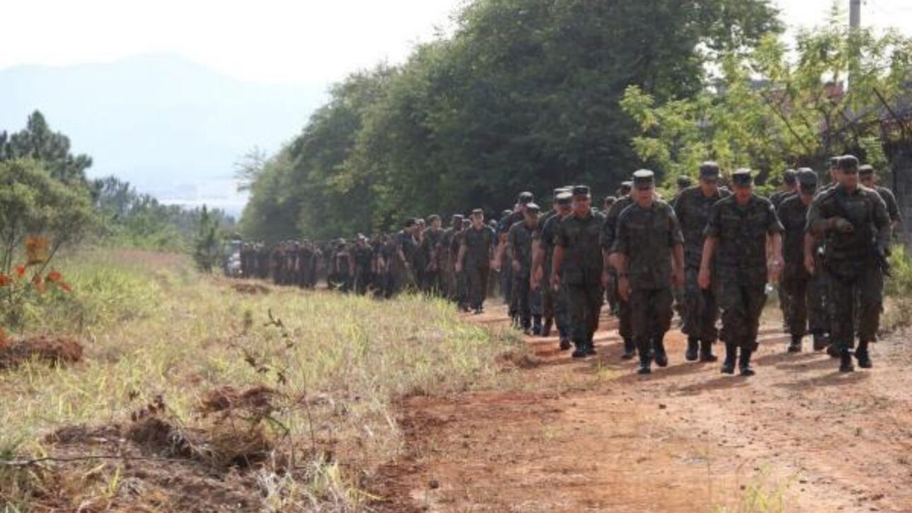 Exercício da FAB em São Paulo reuniu mais de 300 militares, marcha operacional e cães de guerra em demonstrações de segurança e defesa. Foto: Sargento Mauricio / COMGAP
