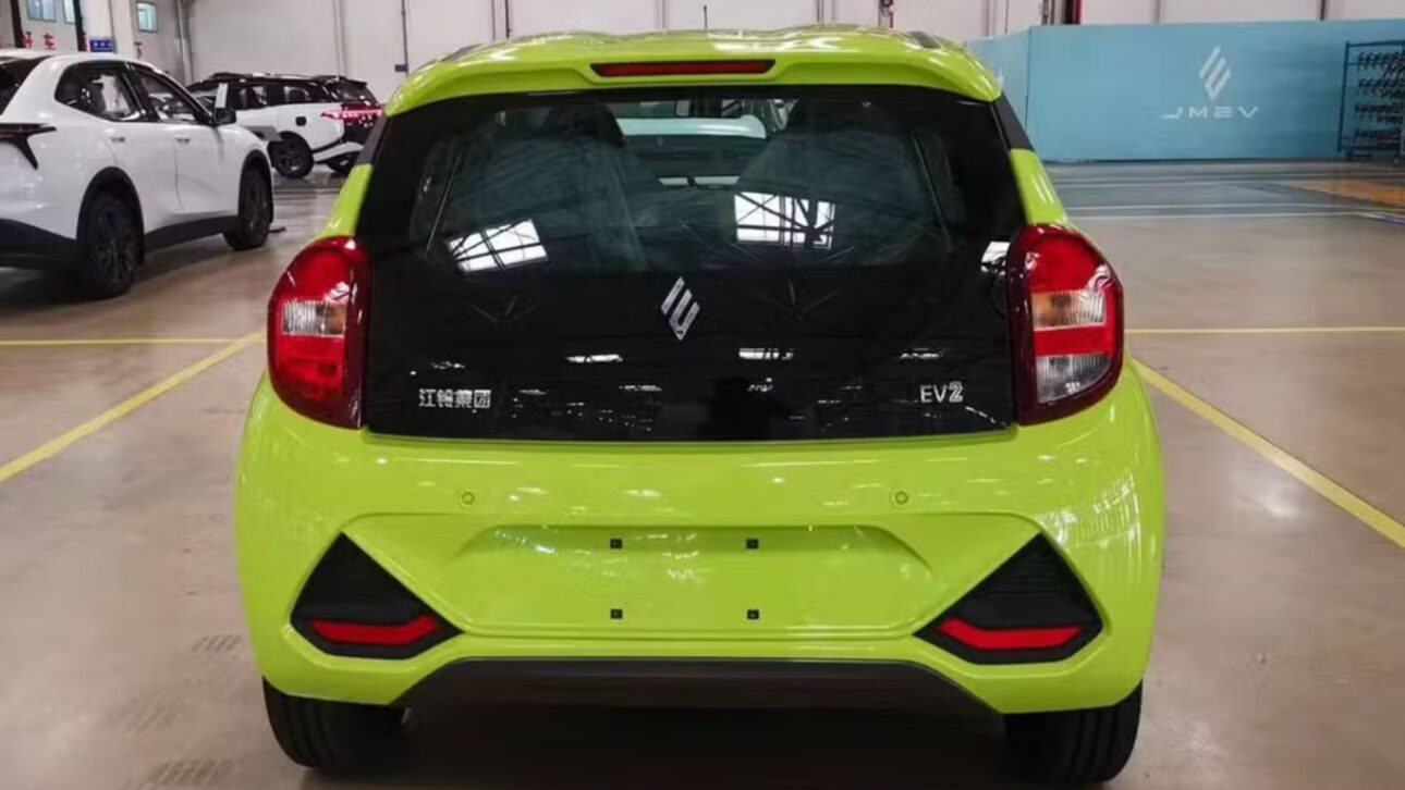 Emova Easy chega por R$ 69.990, promete 201 km de autonomia e amplia disputa entre os carros elétricos mais baratos do Brasil.