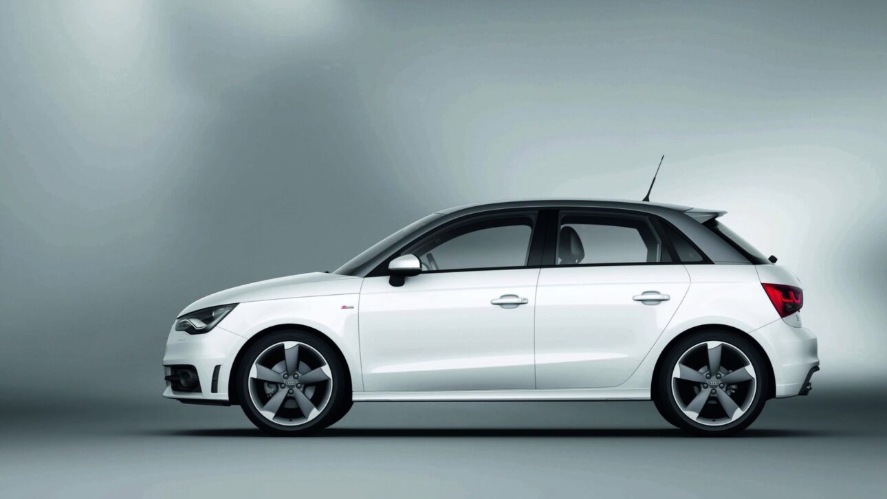 Audi A1 Sportback 2014 tem motor 1.4 TFSI de 185 cv, câmbio S-Tronic e preço menor que Mobi e Polo 0 km.