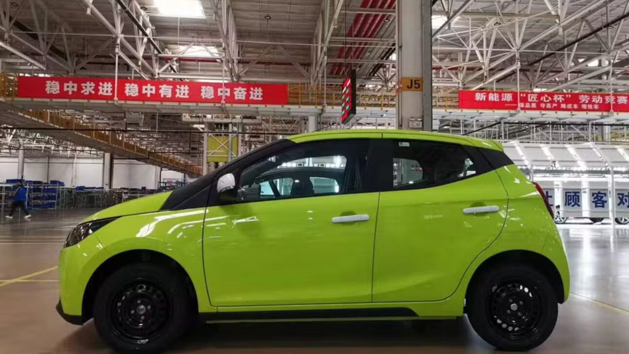 Emova Easy chega por R$ 69.990, promete 201 km de autonomia e amplia disputa entre os carros elétricos mais baratos do Brasil.