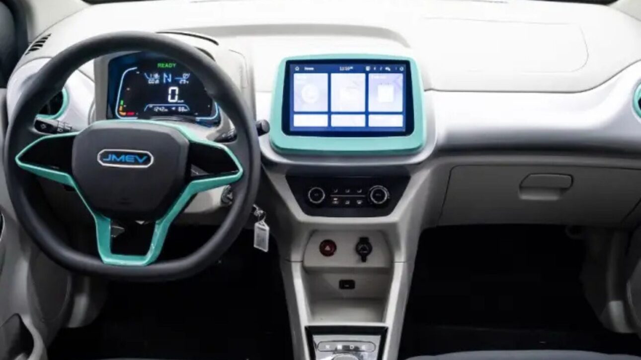 Emova Easy chega por R$ 69.990, promete 201 km de autonomia e amplia disputa entre os carros elétricos mais baratos do Brasil.