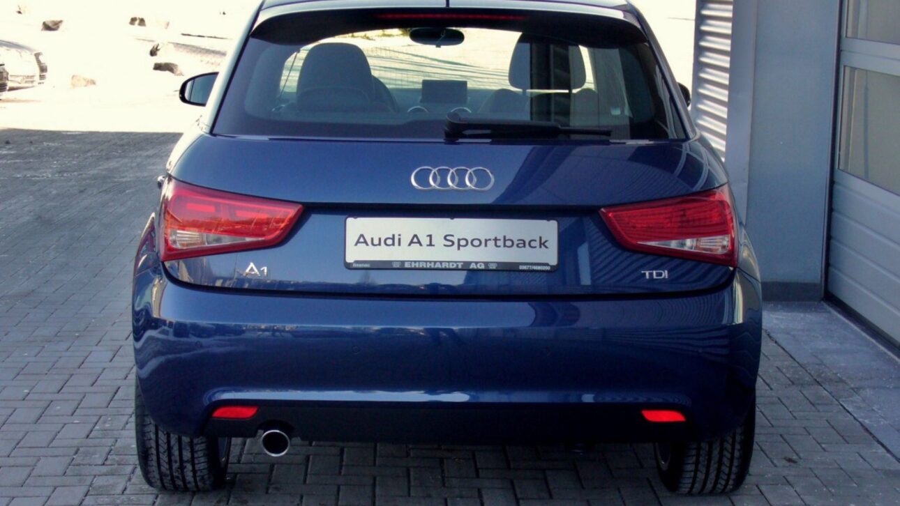 Audi A1 Sportback 2014 tem motor 1.4 TFSI de 185 cv, câmbio S-Tronic e preço menor que Mobi e Polo 0 km.