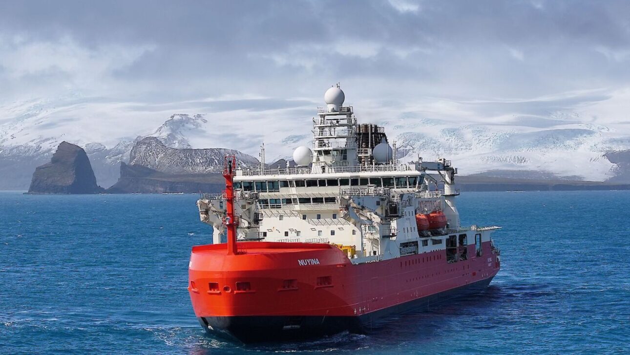 Conheça o RSV Nuyina, quebra-gelo australiano que abastece bases na Antártica e apoia pesquisas no Oceano Antártico.