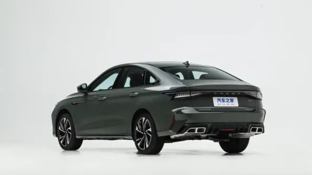 Chery Arrizo 8 Conqueror Edition surge na China com até 257 cv, mais entre-eixos que o Corolla e visual esportivo.